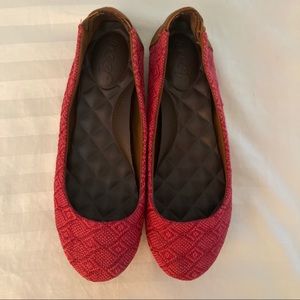 Red woven reef slip on’s 9